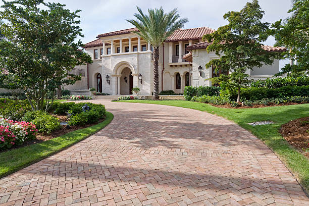 Best Driveway Paving Contractor  in Ellinwood, KS